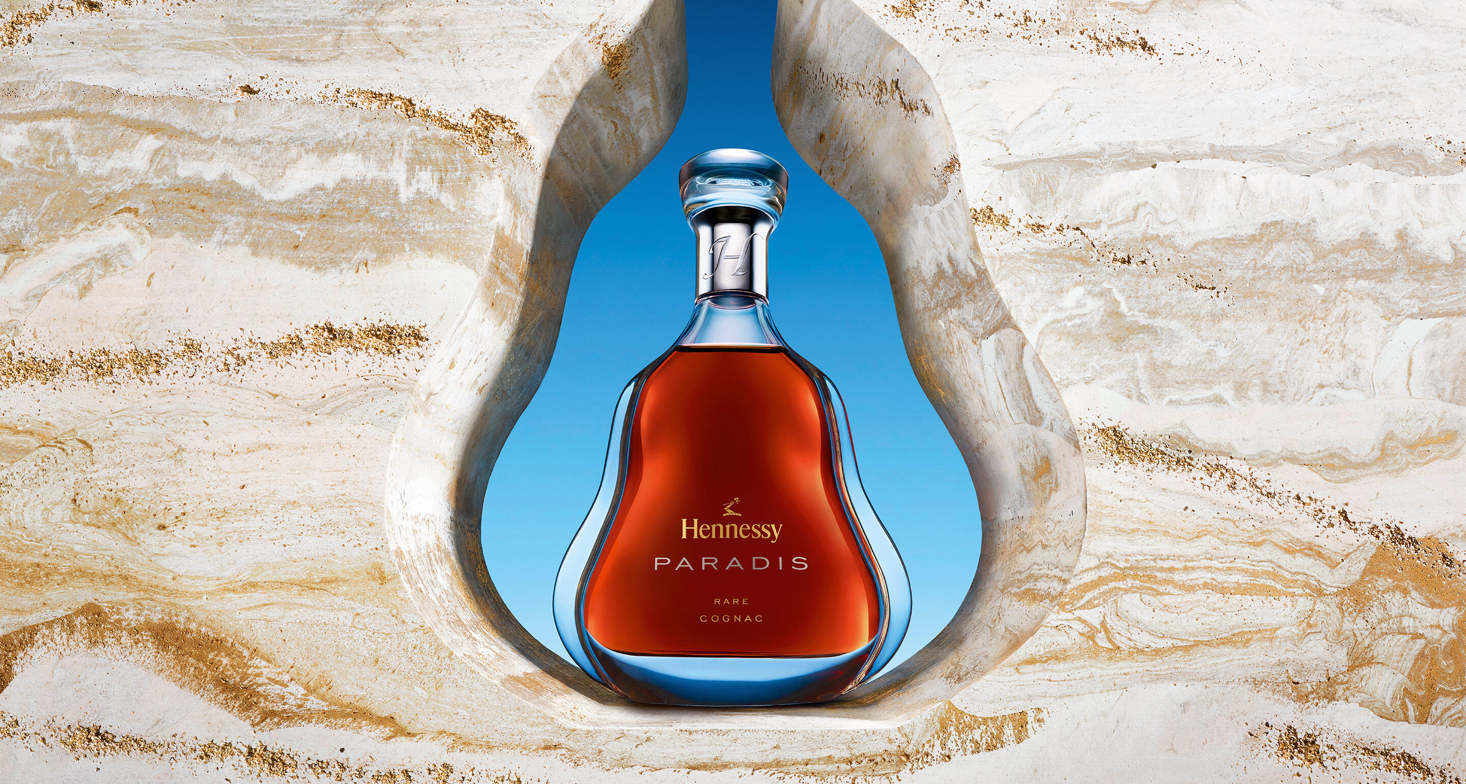 HENNESSY-PARADIS-IS-ON-EARTH-VISUAL2
